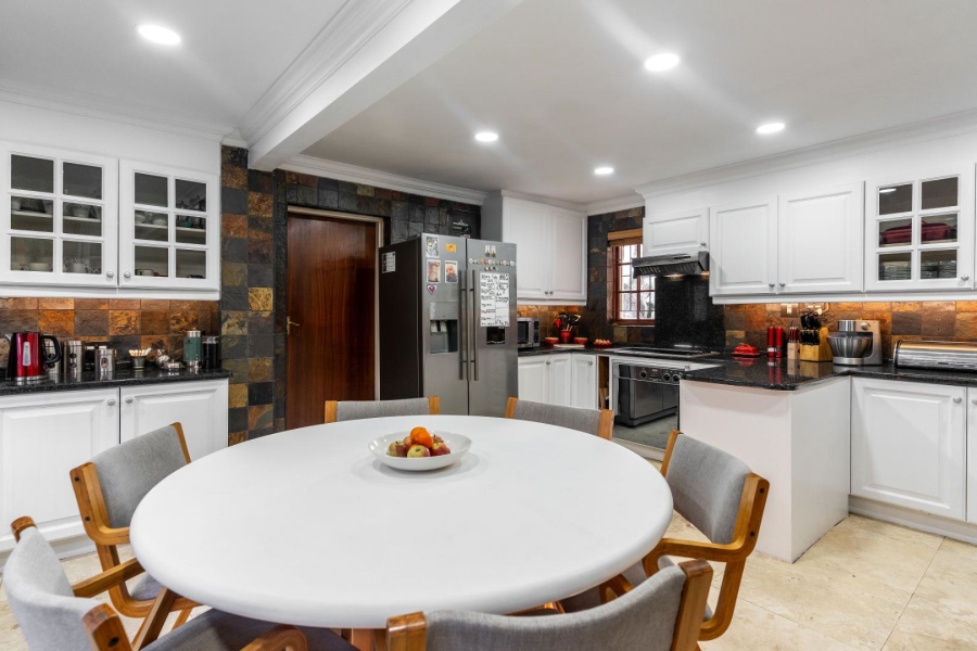 4 Bedroom Property for Sale in Constantia Western Cape